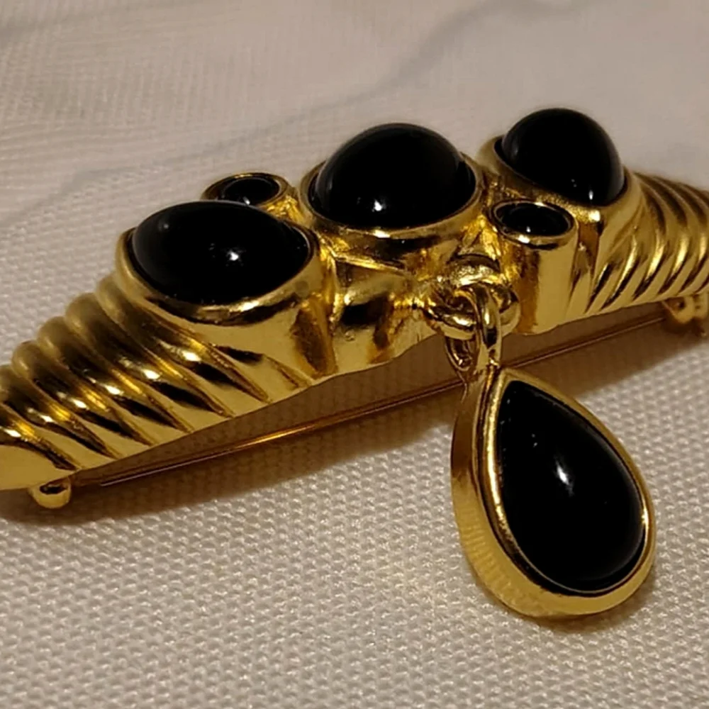 Vintage Gold Tone Black Glass Cabochon Bar Dangle Brooch Pin - Picture 5 of 8